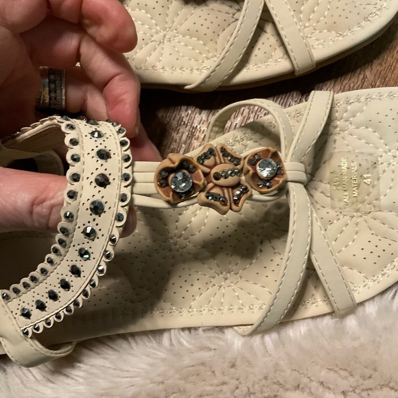 Alicegana Womens 11 Sandals Shoes Comfort Walking Non Slip Jeweled Bohemian Flat - Picture 9 of 9